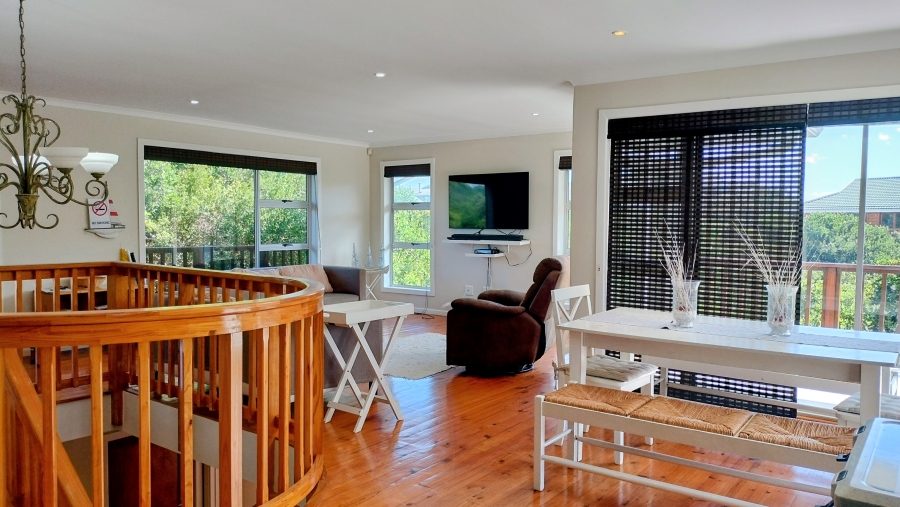 6 Bedroom Property for Sale in Nature On Sea Western Cape